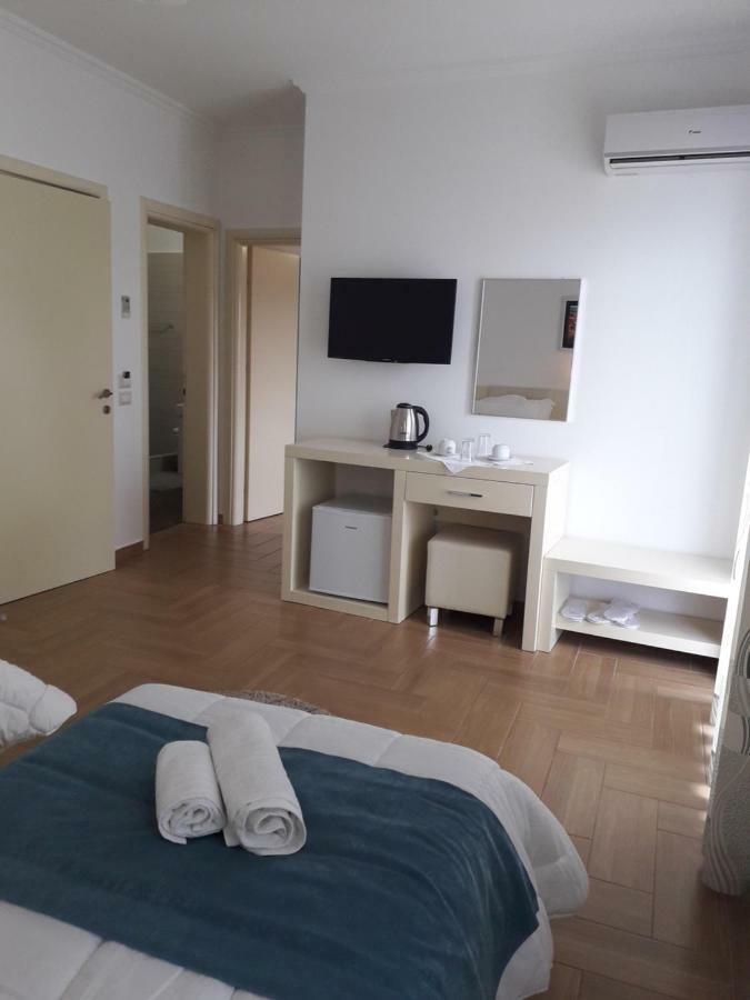 Aler Holiday Inn Sarandë Quarto foto