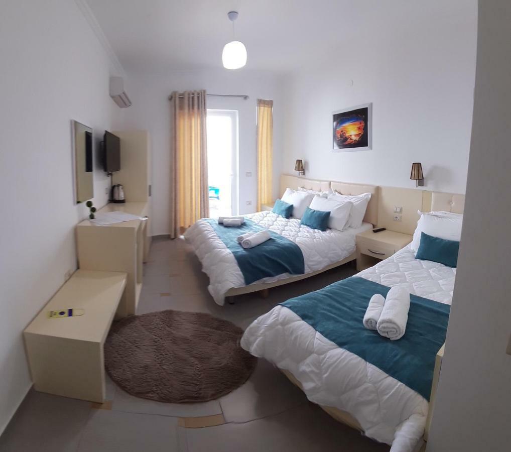 Aler Holiday Inn Sarandë Quarto foto