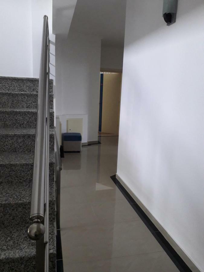Aler Holiday Inn Sarandë Quarto foto